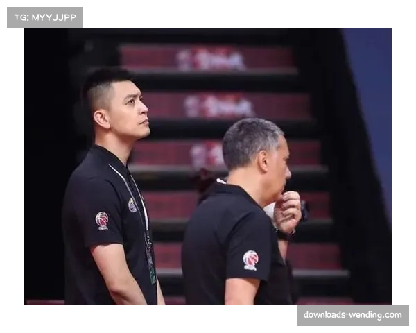 杨鸣指出犯规新规影响轮换 首节2犯需立刻调整策略